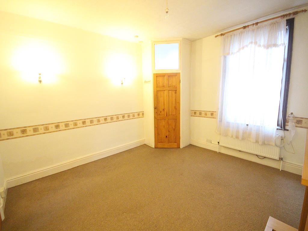 2 bedroom mid terrace house To Let in Barnoldswick - IMG_5554.jpg